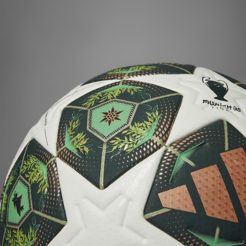 Adidas  Fotball